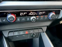 Audi A1 Sportback 25 TFSI intense in Cortinaweiss