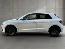 Audi A1 Sportback 25 TFSI intense in Cortinaweiss