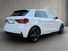 Audi A1 Sportback 25 TFSI intense in Cortinaweiss