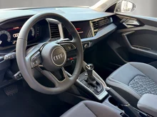 Audi A1 Sportback 25 TFSI intense in Cortinaweiss