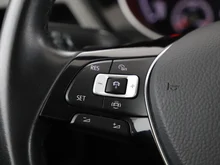 VW Touran Sky TDI DSG in DELFINGRAU METALLIC