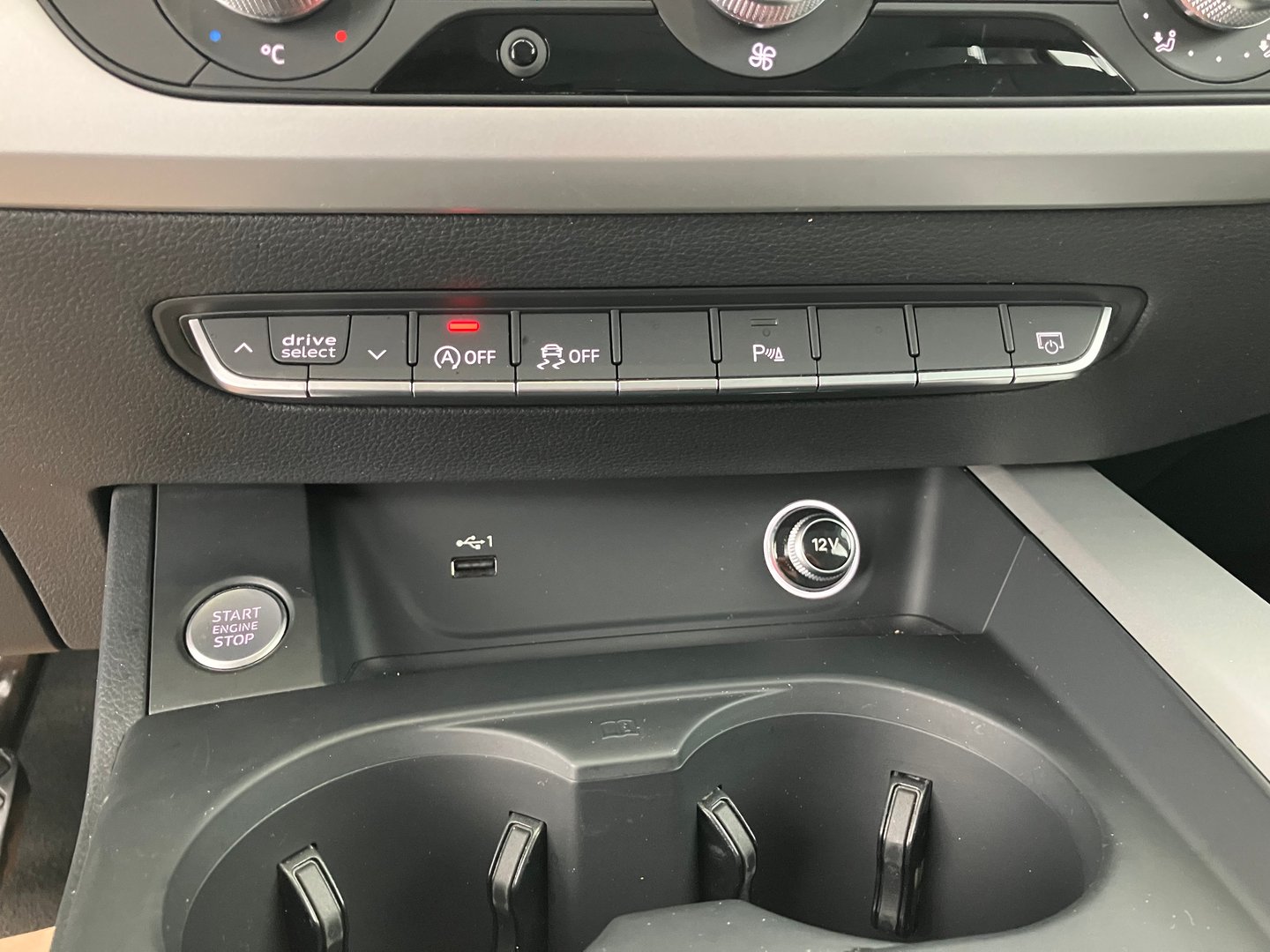 Audi A4 Avant 35 TFSI S line | Bild 12 von 17