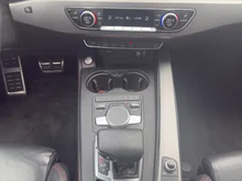 Audi RS4 Avant RS 4 Avant in mythosschwarz metallic