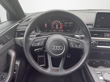 Audi RS4 Avant RS 4 Avant in mythosschwarz metallic