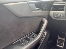 Audi RS4 Avant RS 4 Avant in mythosschwarz metallic