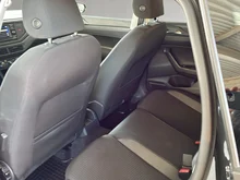 VW Polo in Deep Black Perleffekt