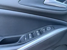 Opel Grandland X Business Elegance in Rot