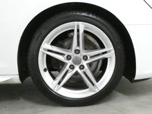 Audi A4 Avant 35 TDI S line in T9 Ibisweiß