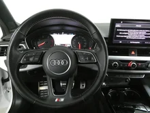 Audi A4 Avant 35 TDI S line in T9 Ibisweiß