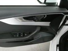 Audi A4 Avant 35 TDI S line in T9 Ibisweiß