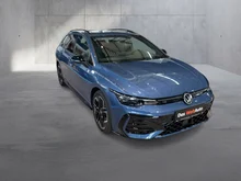 VW Golf Variant Sport mHeV DSG in Anemonenblau Metallic