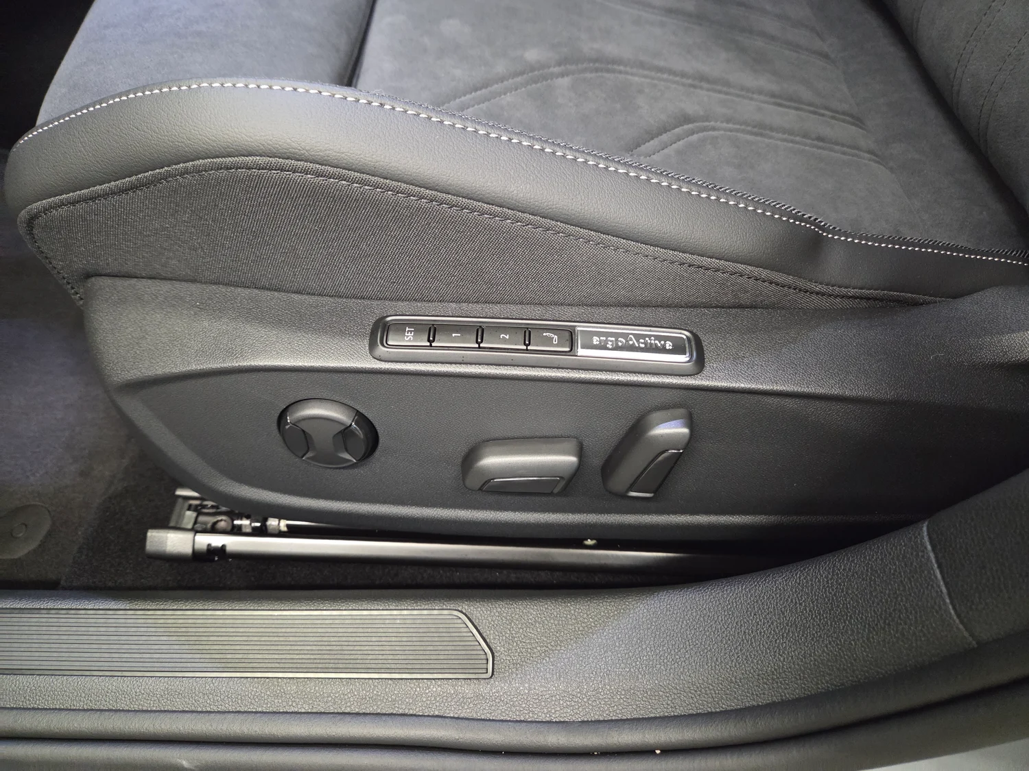 Bild eines Golf Rabbit eHybrid DSG 150 kW