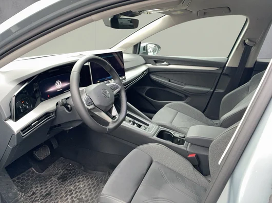 Bild eines VW Golf Variant Business mHeV TSI DSG