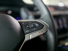 VW Touran Comfortline BMT TSI EVO in PURE WHITE