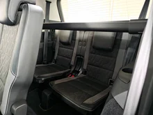 VW Touran Comfortline BMT TSI EVO in PURE WHITE