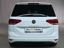 VW Touran Comfortline BMT TSI EVO in PURE WHITE
