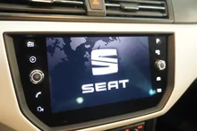 SEAT Arona Xcellence EcoTSI DSG in Florett-Silber Metallic Dach Nacht-Schwa