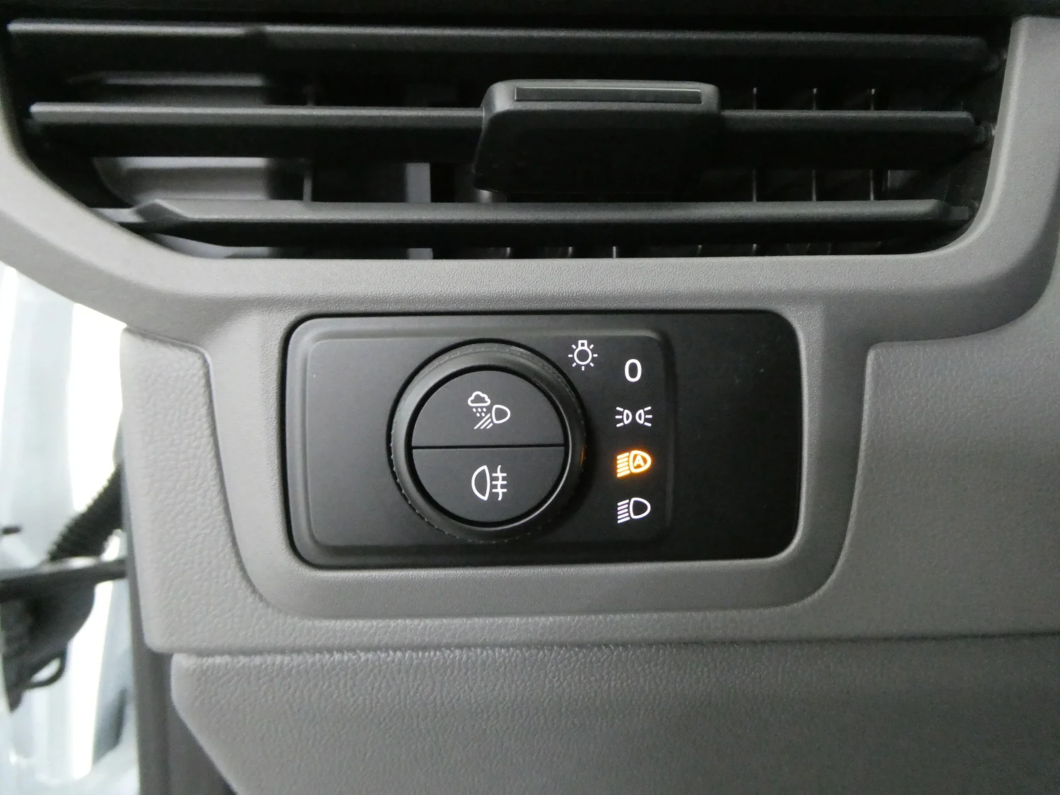 Bild eines Transporter Kombi LR TDI