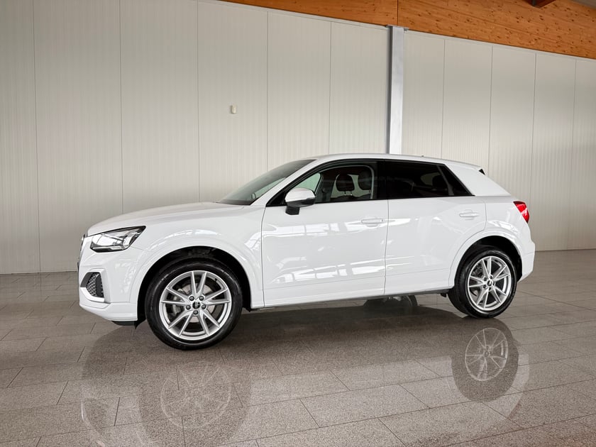 Audi Q2 30 TFSI admired