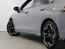 VW Golf Sport mHEV TSI DSG in Mondsteingrau