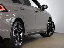 VW Golf Sport mHEV TSI DSG in Mondsteingrau