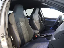 VW Golf Sport mHEV TSI DSG in Mondsteingrau