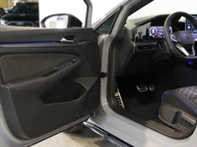 VW Golf Sport mHEV TSI DSG in Mondsteingrau