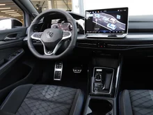VW Golf Sport mHEV TSI DSG in Mondsteingrau
