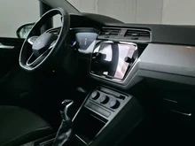 VW Touran TDI in schwarz - metallic-perleffektno
