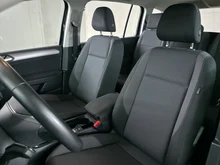 VW Touran TDI in schwarz - metallic-perleffektno