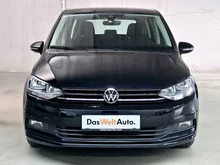 VW Touran TDI in schwarz - metallic-perleffektno