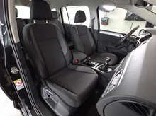 VW Touran TDI in schwarz - metallic-perleffektno