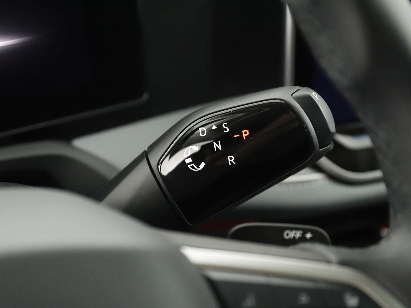 VW Passat Variant Business eTSI DSG | Bild 15 von 24