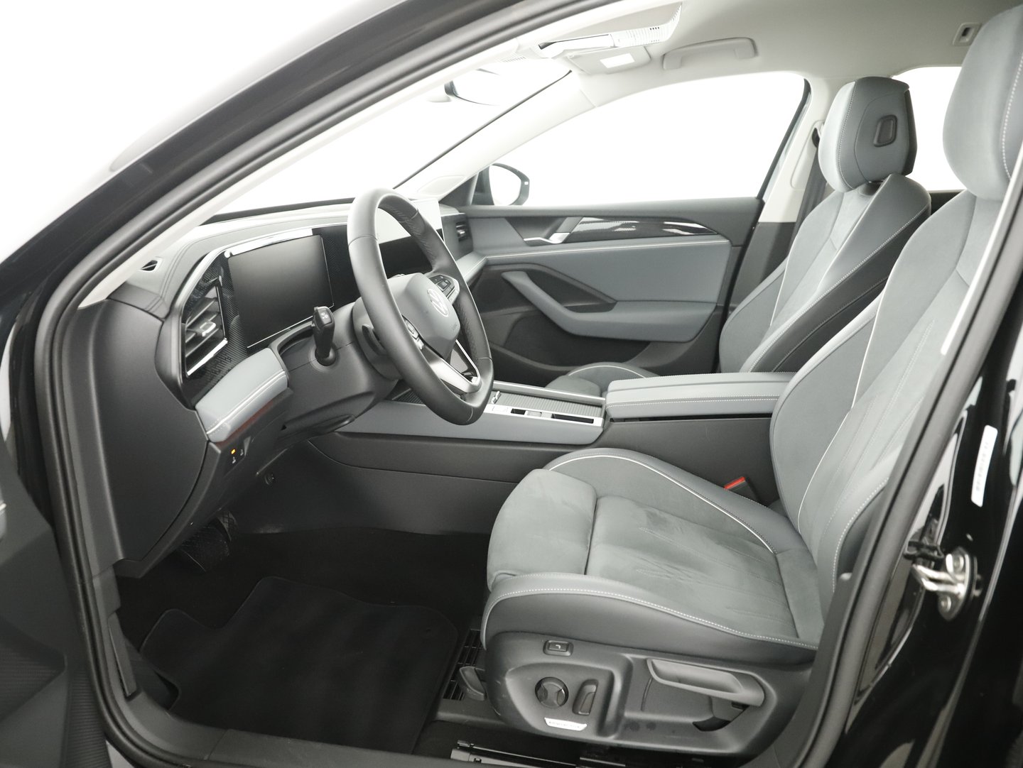 VW Passat Variant Business eTSI DSG | Bild 9 von 24