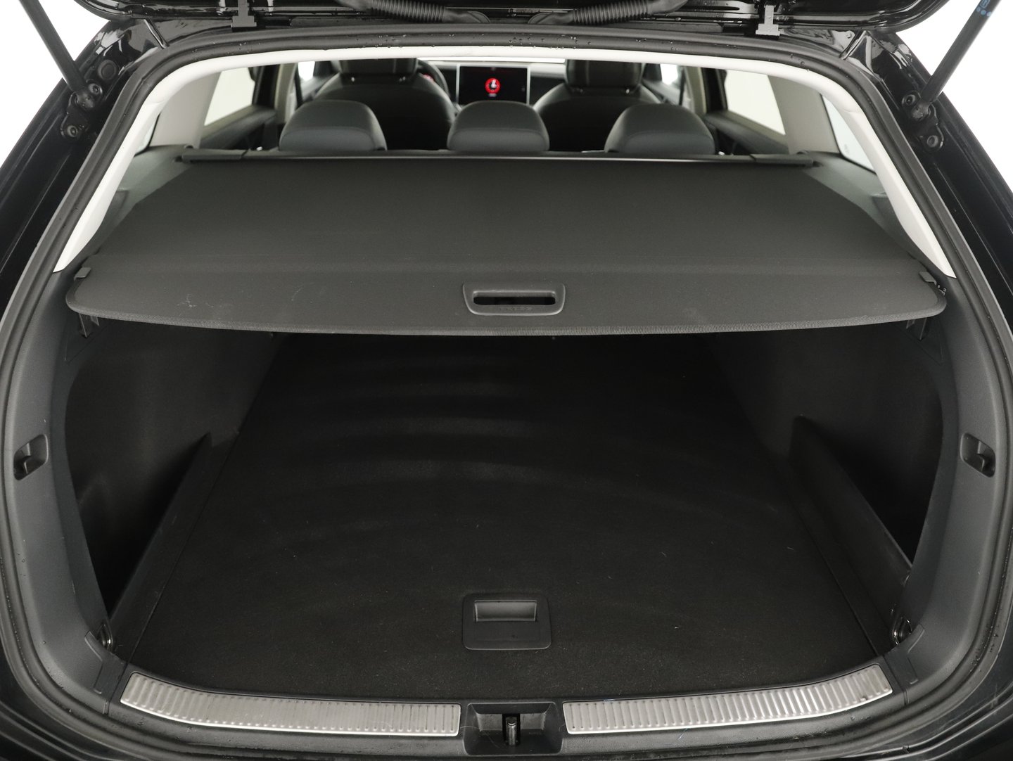 VW Passat Variant Business eTSI DSG | Bild 21 von 24
