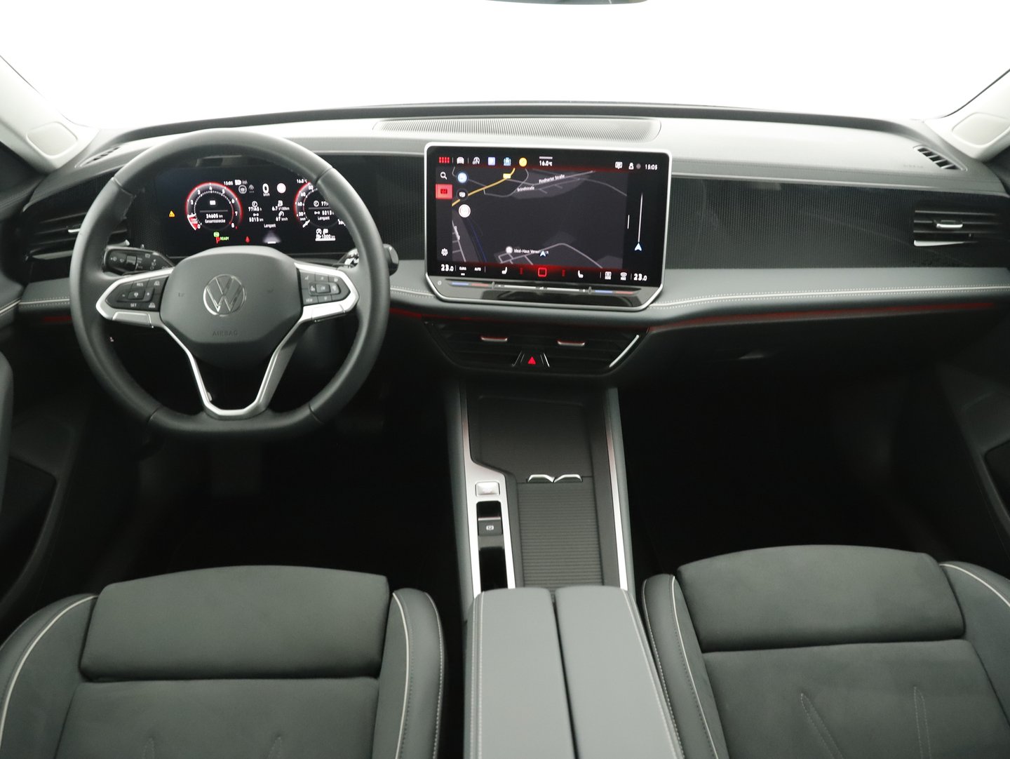 VW Passat Variant Business eTSI DSG | Bild 10 von 24