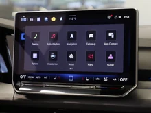 VW Golf Rabbit mHEV DSG in Delfingrau Metallic