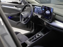 VW Golf Rabbit mHEV DSG in Delfingrau Metallic