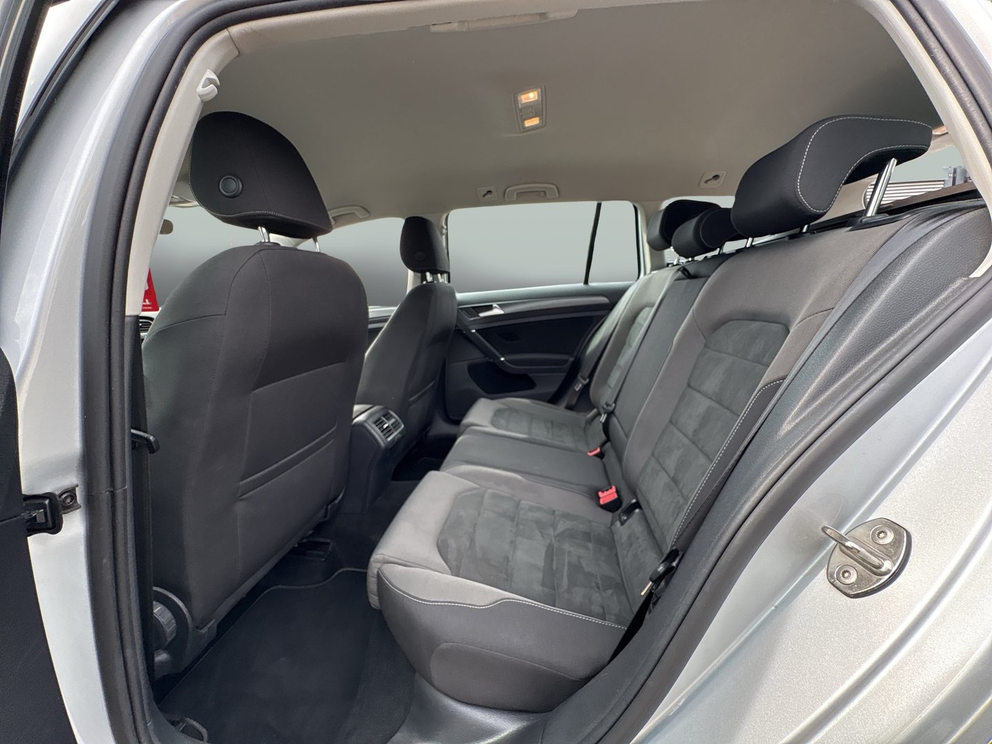 VW Golf Variant Trendline TDI | Bild 17 von 21