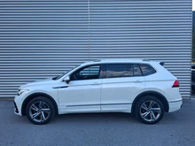 VW Tiguan Allspace R-Line TDI 4MOTION DSG in Oryxweiß Perlmutteffekt