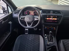 VW Tiguan Allspace R-Line TDI 4MOTION DSG in Oryxweiß Perlmutteffekt