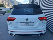VW Tiguan Allspace R-Line TDI 4MOTION DSG in Oryxweiß Perlmutteffekt