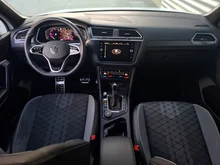 VW Tiguan Allspace R-Line TDI 4MOTION DSG in Oryxweiß Perlmutteffekt