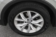 VW Tiguan Highline TSI ACT DSG in Tungsten Silver Metallic