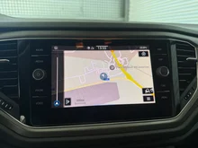 VW T-Roc Design TSI in Pure White Dach Schwarz