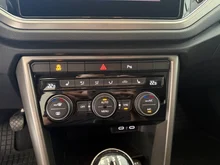 VW T-Roc Design TSI in Pure White Dach Schwarz