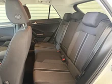 VW T-Roc Design TSI in Pure White Dach Schwarz