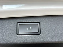 VW Tiguan Sport TDI 4MOTION DSG in Oryxweiß Perlmutteffekt