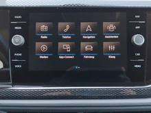 VW Taigo Friends TSI in Rauchgrau Metallic