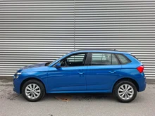 Škoda Kamiq Active TSI in Race-Blau Metallic
